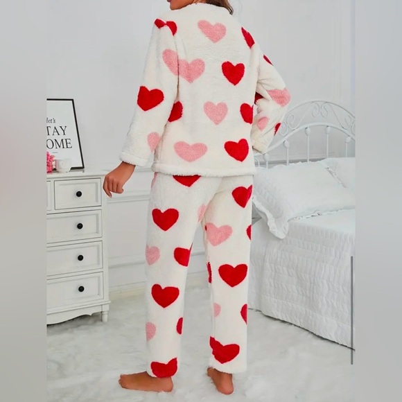 NEW Valentines Heart Fuzzy Plush Fleece Pajama Set Size Medium - Picture 4 of 6